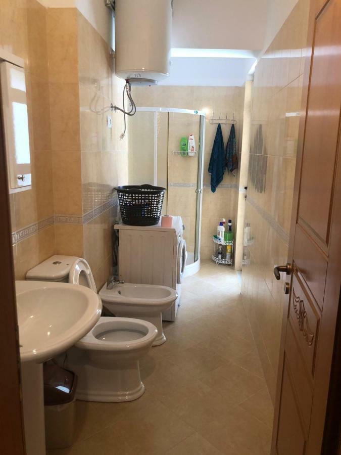 Mimi'S Beach Apartment Vlorë Extérieur photo