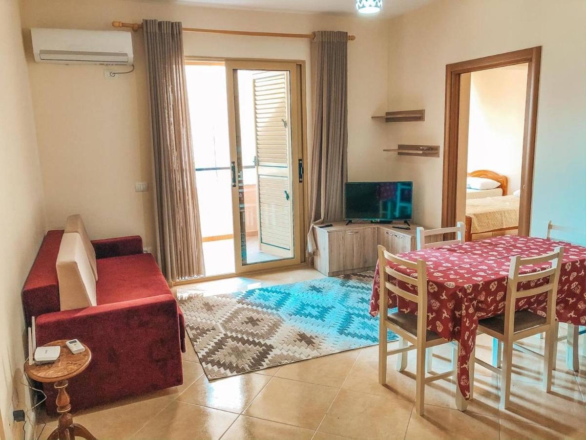 Mimi'S Beach Apartment Vlorë Extérieur photo